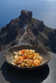 Mavro Restaurant - Kivotos Santorini Hotels & Villas